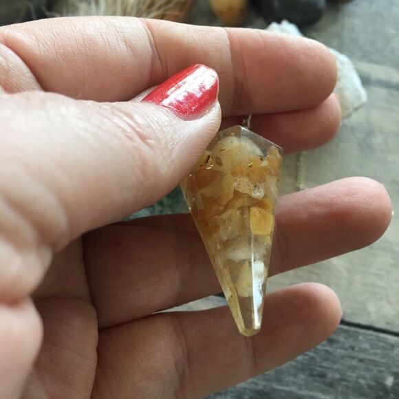 Orgone Citrine gemstone pendulum - Picture 5 of 5